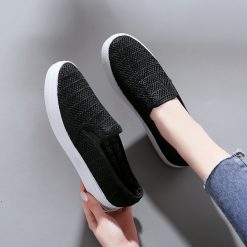 Giày Slip-on Vải Thoáng Khí, Màu Trắng Đen, Giày Nữ Đế Bằng GN37